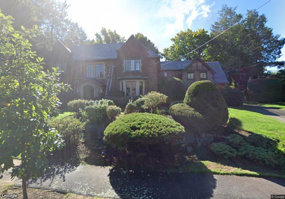 18 Wykeham Rd, West Newton, MA 02465 - photo 1