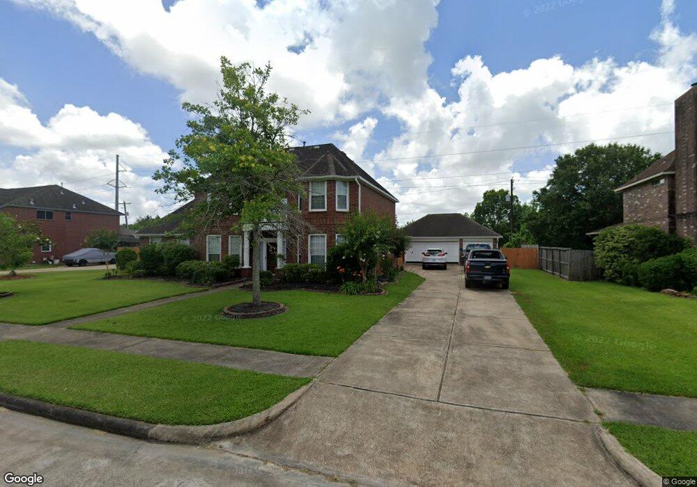 1706 Country Club Dr, Friendswood, TX 77546 - photo 1