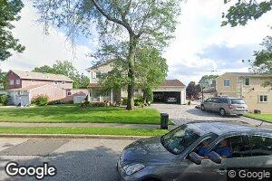8 Independence Dr, New Hyde Park, NY 11040