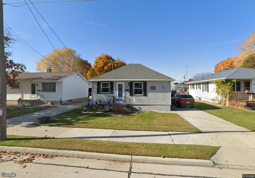 1316 S 31st St, Manitowoc, WI 54220 - photo 1