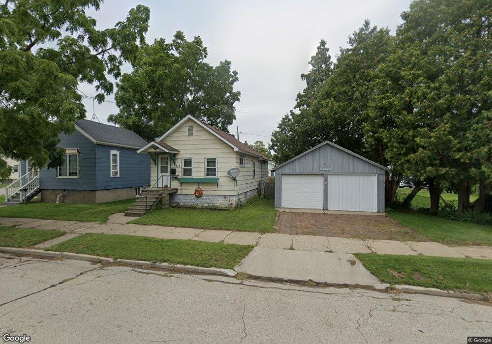 912 15th Ave, Menominee, MI 49858 - photo 1