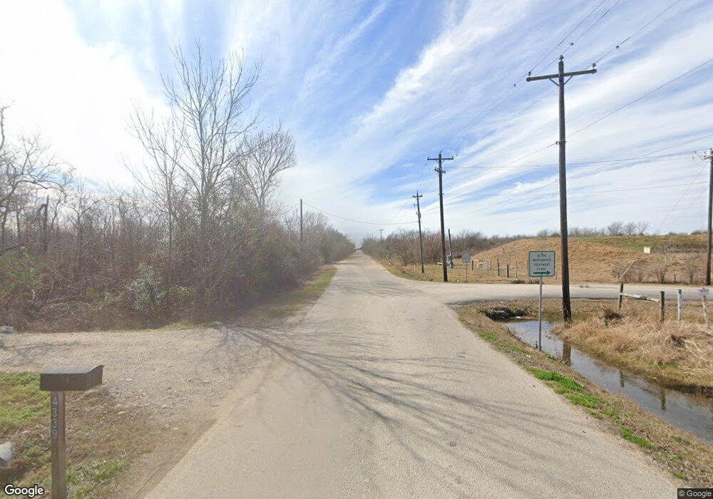 0 Cr 160 unit 66352, Alvin, TX 77511 - photo 1