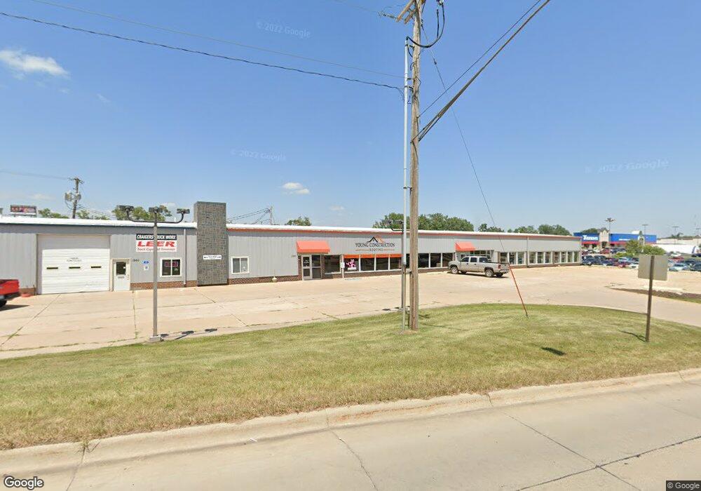 1960 51st St NE, Cedar Rapids, IA 52402 - photo 1