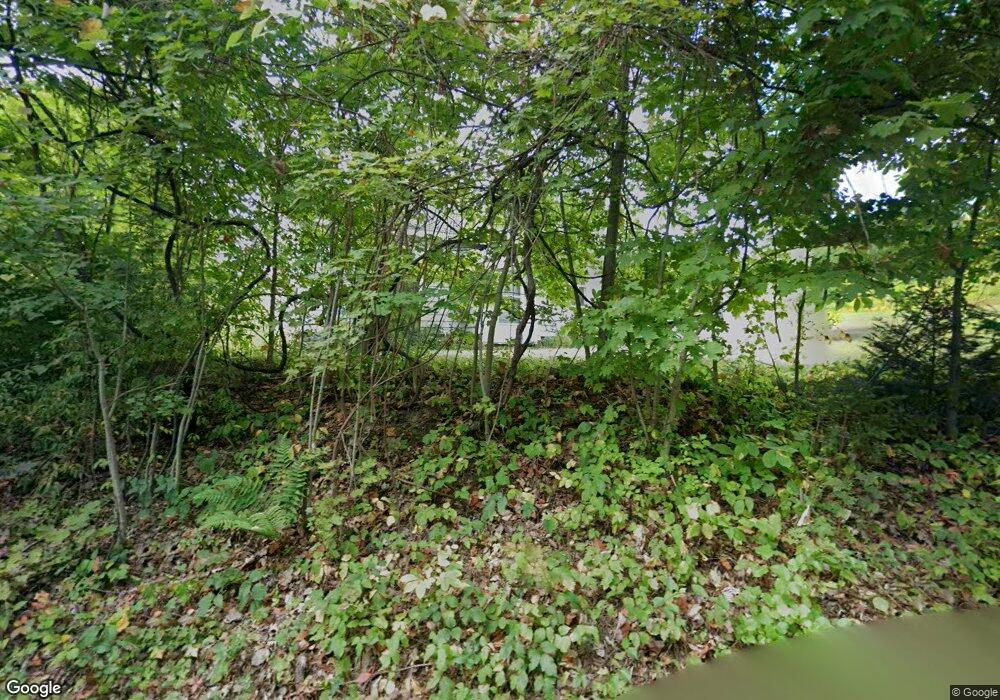 915 Fisher Rd, Fitchburg, MA 01420 - photo 1