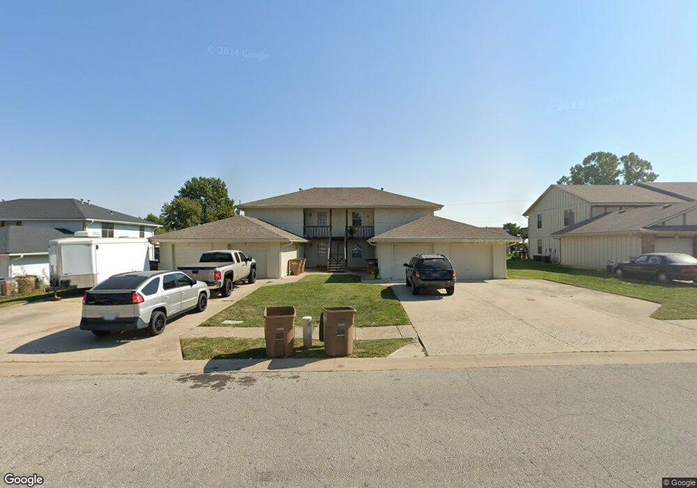 403 Sky Vue Dr, Raymore, MO 64083 - photo 1