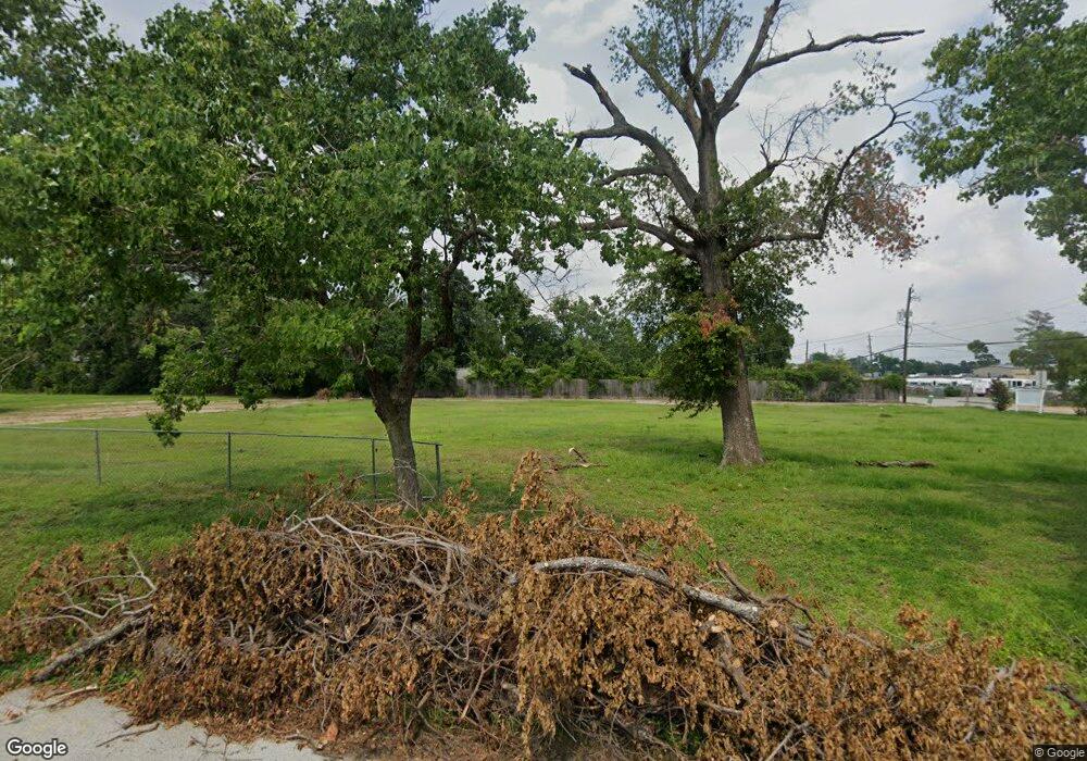 1624 W 34th St, Houston, TX 77018 - photo 1