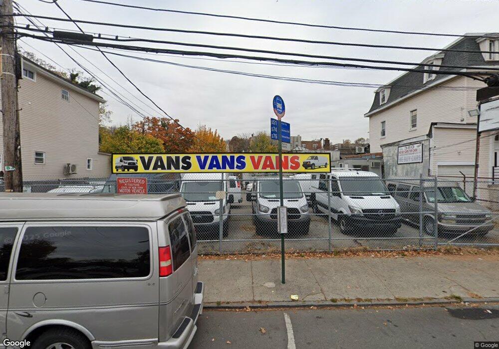 380 Bay St, Staten Island, NY 10301 - photo 1