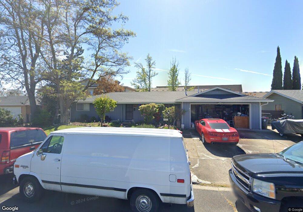 1040 Temple Dr, Central Point, OR 97502 - photo 1