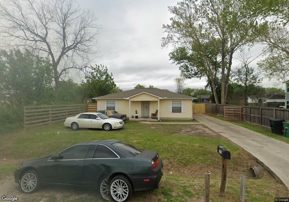 842 Lucky St, Houston, TX 77088 - photo 1