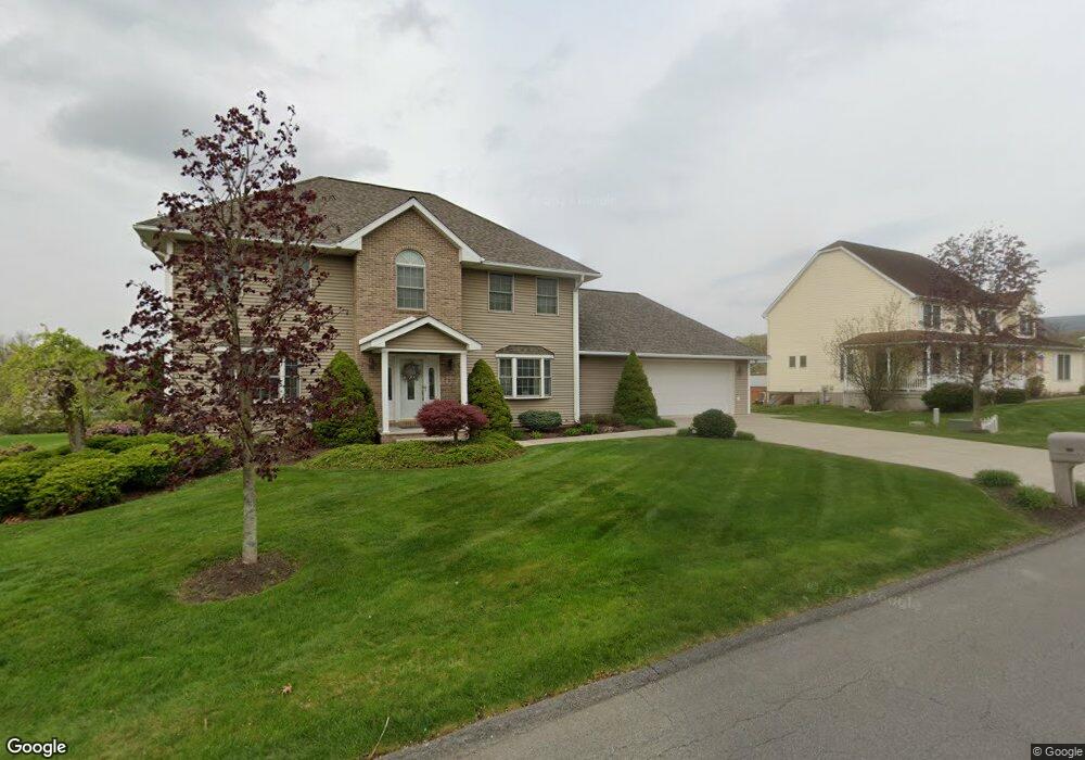 427 Deer Run Dr, Archbald, PA 18403 - photo 1