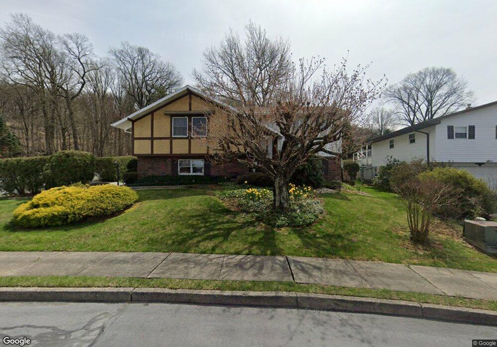 146 Woodcrest Cir, Allentown, PA 18103 - photo 1