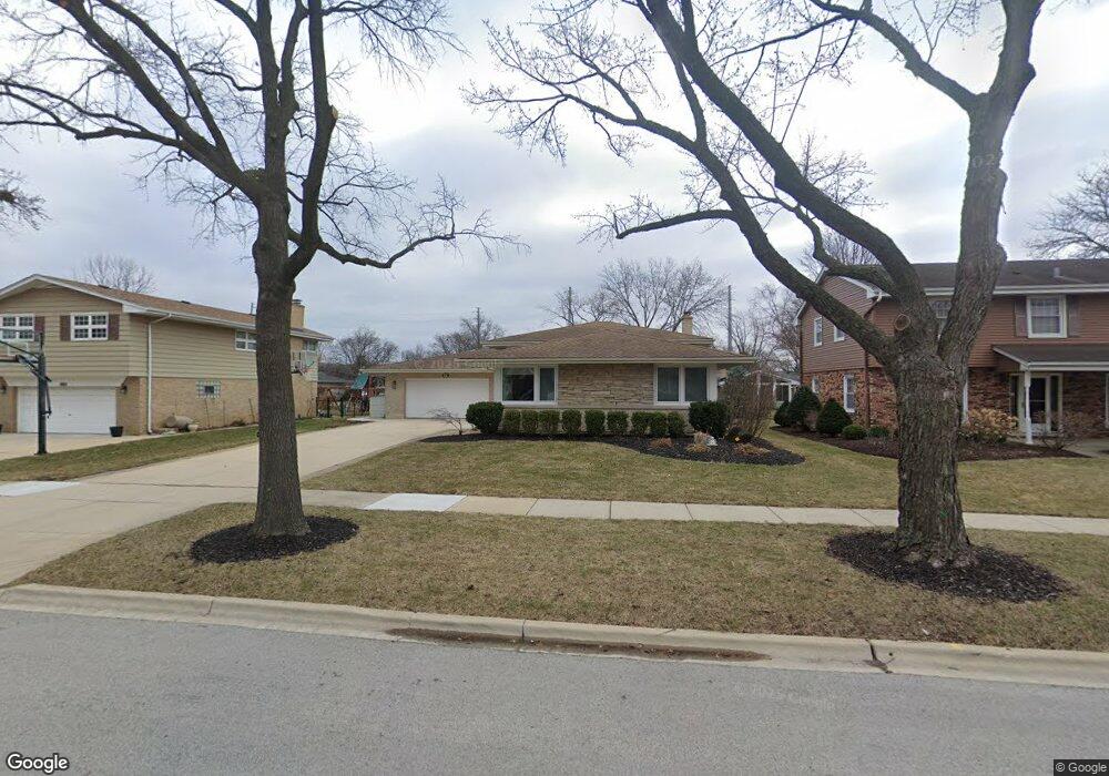 669 S Hillcrest Ave, Elmhurst, IL 60126 - photo 1