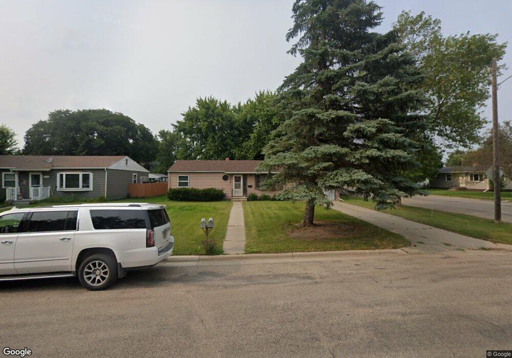 902 15th St SW, Jamestown, ND 58401 - photo 1