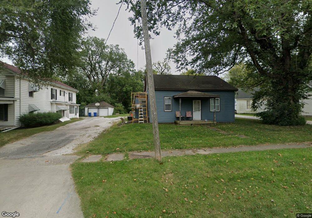 612 S Main St, Virginia, IL 62691 - photo 1