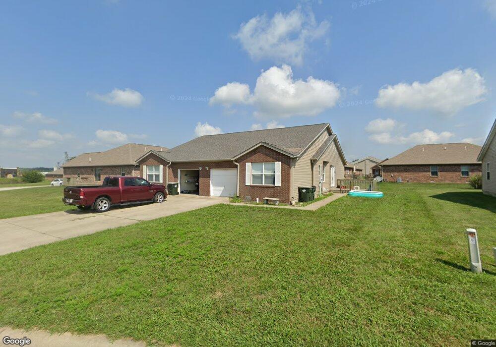 1462 W Tarkington Dr, Greensburg, IN 47240 - photo 1