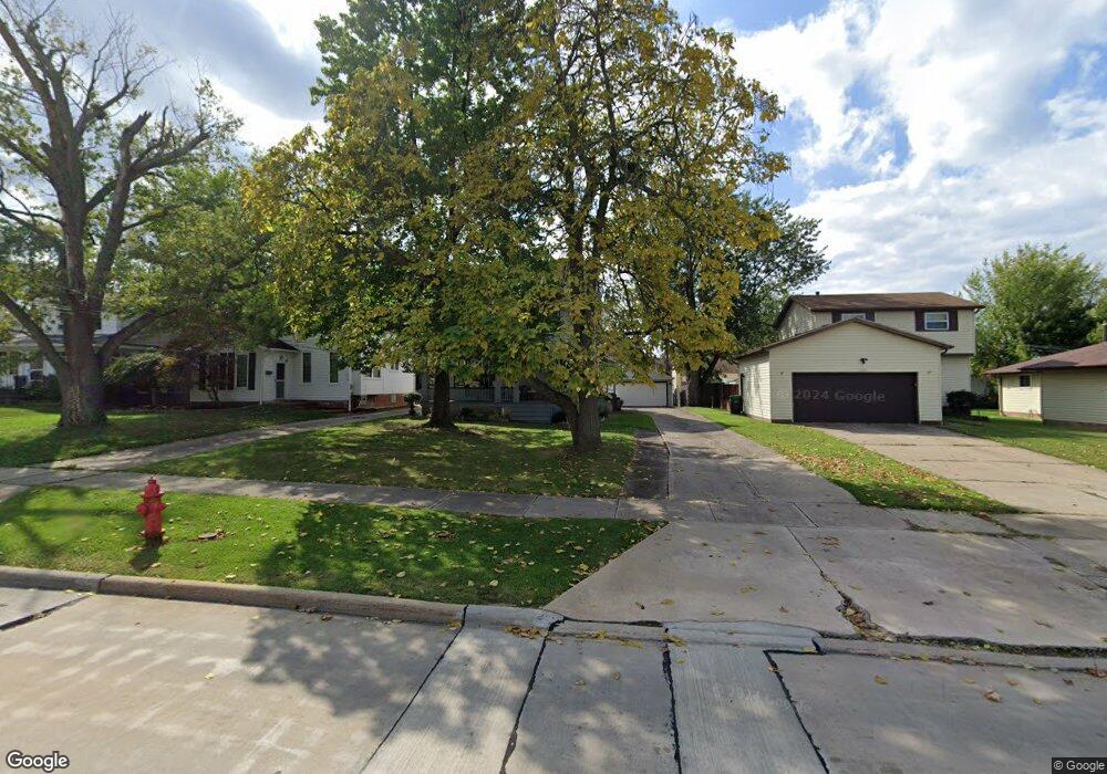 1712 Lincoln Rd, Wickliffe, OH 44092 - photo 1