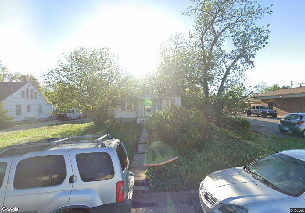 932 SW Plass Ave, Topeka, KS 66606 - photo 1