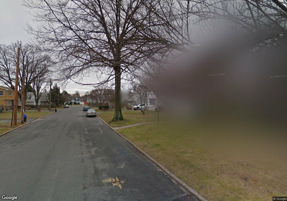 3 Westfield Place, Glen Cove, NY 11542 - photo 1