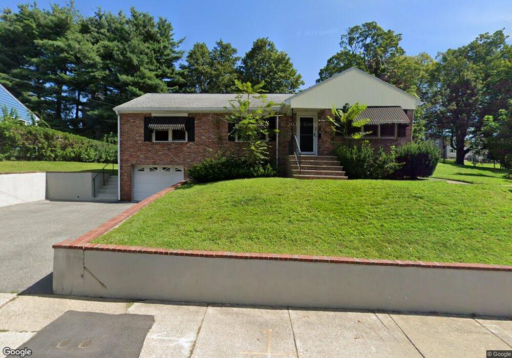 76 Arlington Rd, Woburn, MA 01801 - photo 1