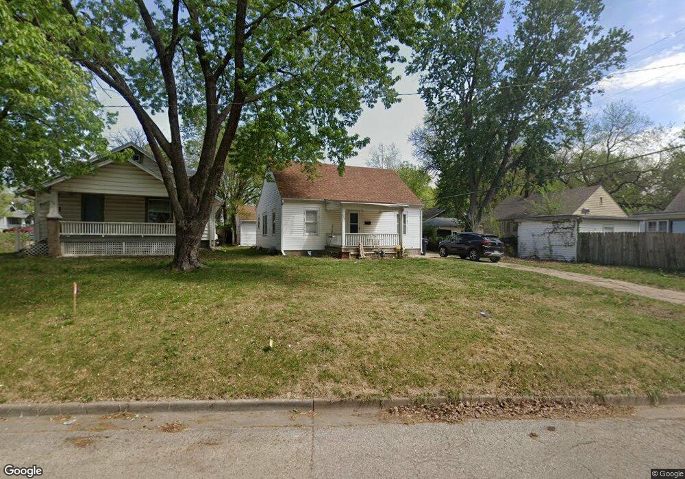 706 SW Roosevelt St, Topeka, KS 66606 - photo 1