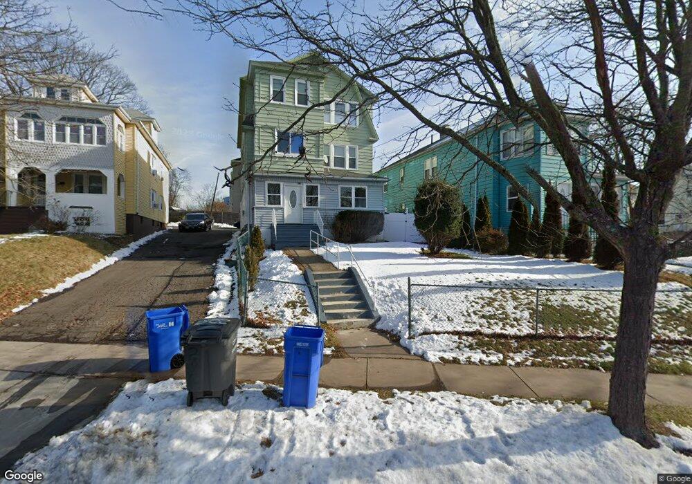 206 Cornwall St unit 208, Hartford, CT 06112 - photo 1