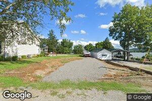 512 3rd St, Rosiclare, IL 62982