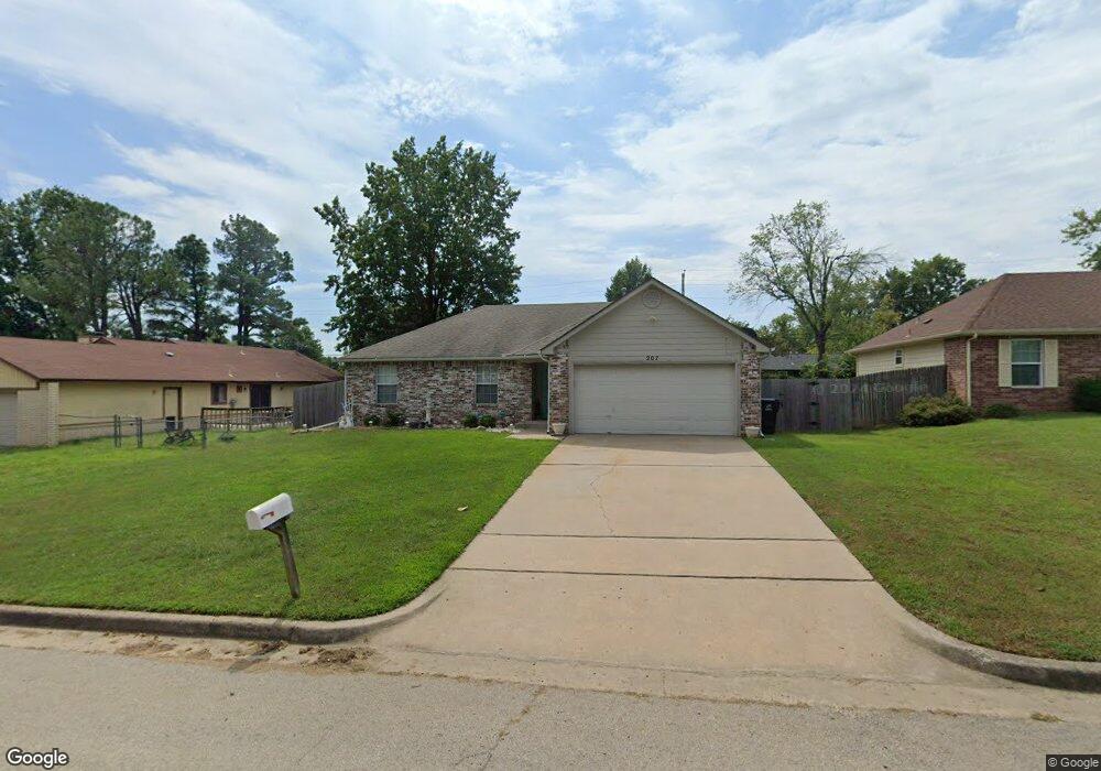 207 W Utica Place, Broken Arrow, OK 74011 - photo 1