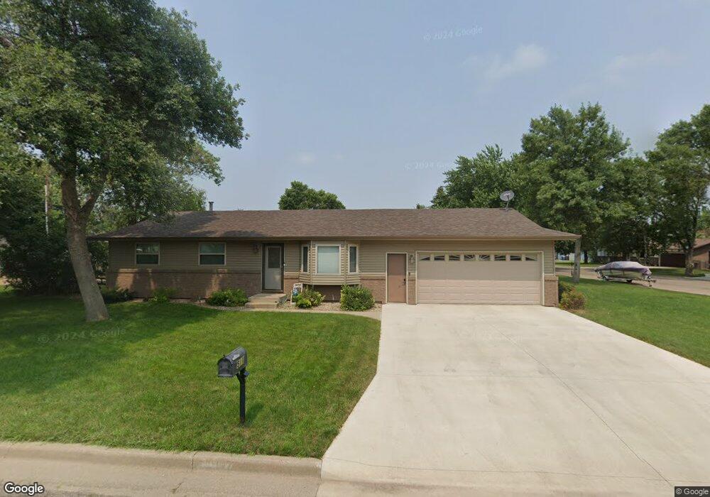 511 17th St NE, Jamestown, ND 58401 - photo 1