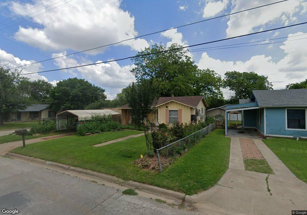 1224 N Douglas Ave, Cleburne, TX 76033 - photo 1