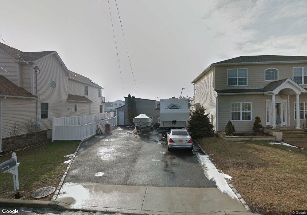 3638 Somerset Dr, Seaford, NY 11783 - photo 1