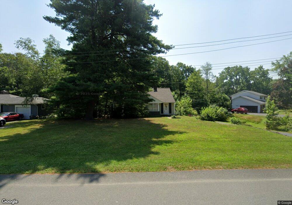 1042 Hickory Rd, Schenectady, NY 12309 - photo 1