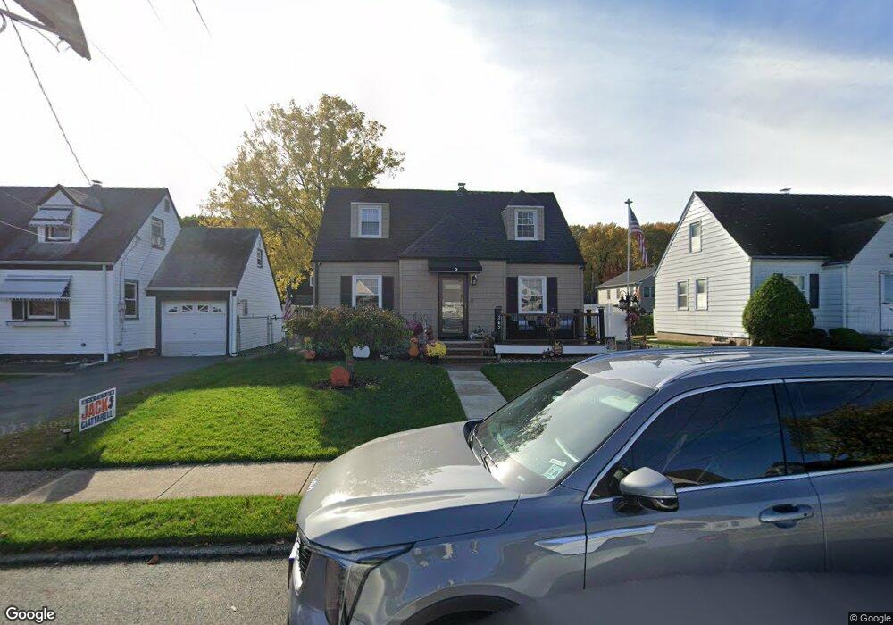 262 Lincoln Ave, Elmwood Park, NJ 07407 - photo 1