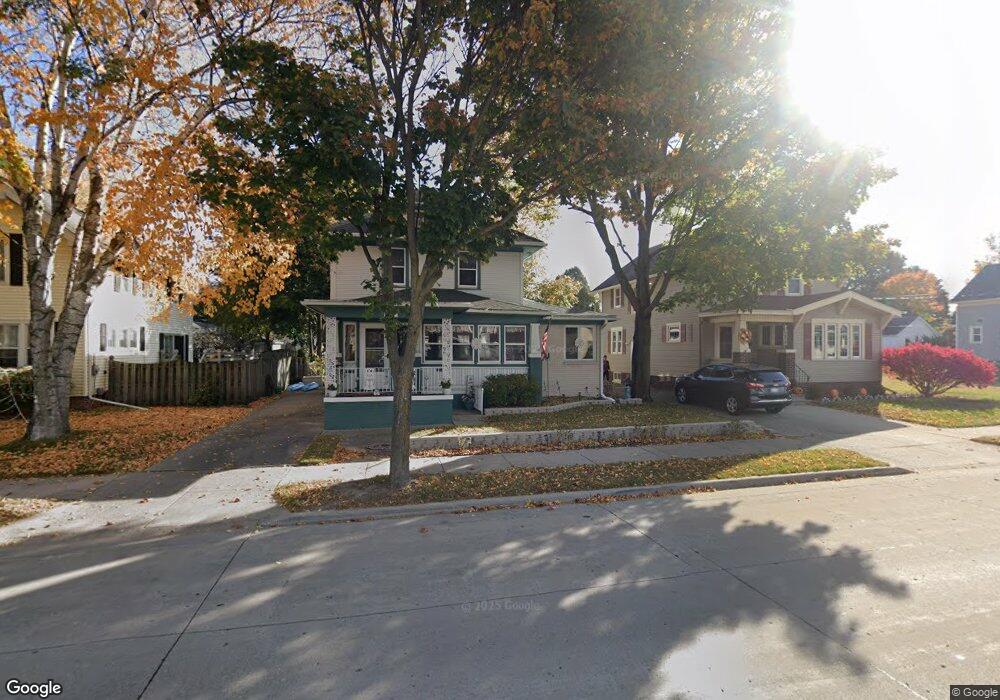 857 N 11th St, Manitowoc, WI 54220 - photo 1