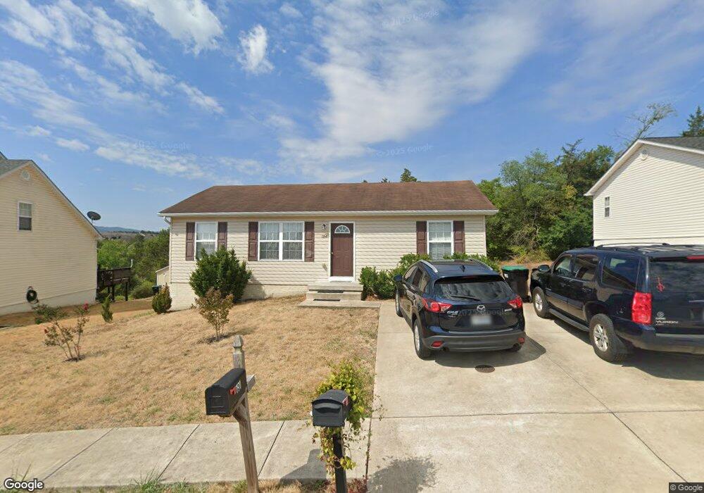 194 Aden Dr, Strasburg, VA 22657 - photo 1