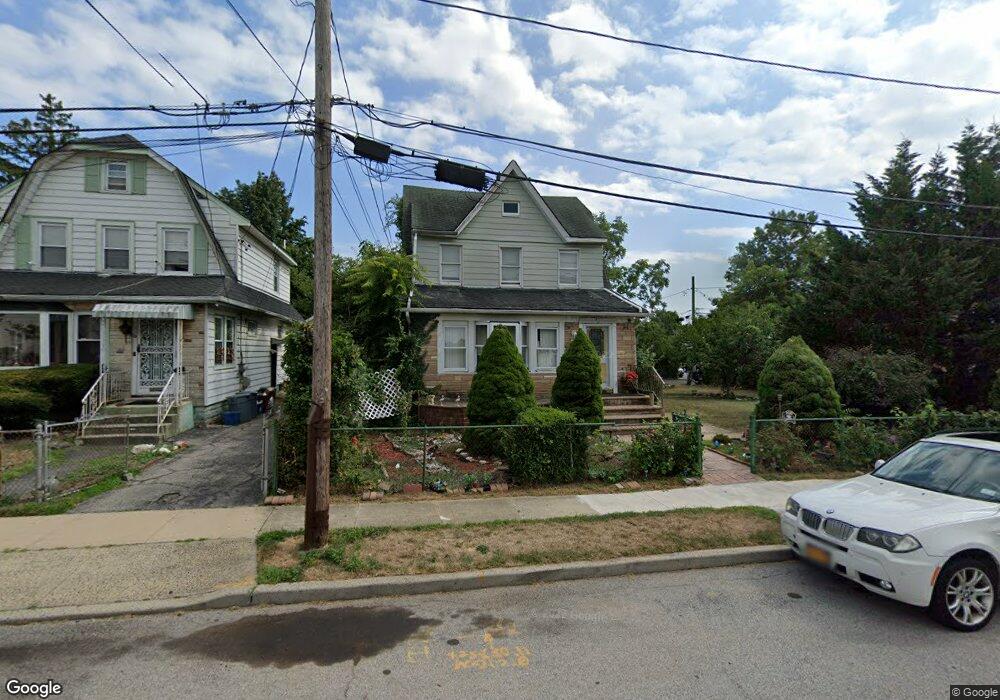 117 Cedar Rd, West Hempstead, NY 11552 - photo 1