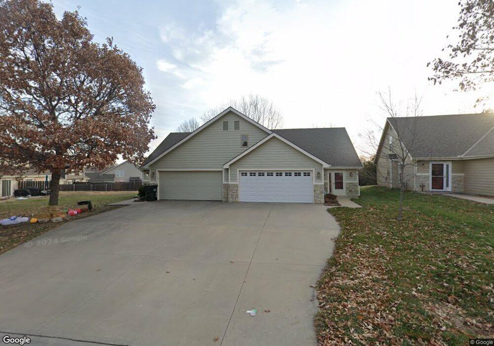908 N Field Stone Dr, Lawrence, KS 66049 - photo 1