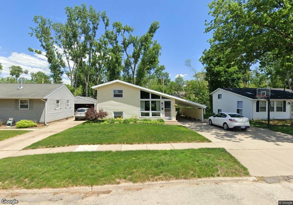 1118 38th St SE, Cedar Rapids, IA 52403 - photo 1