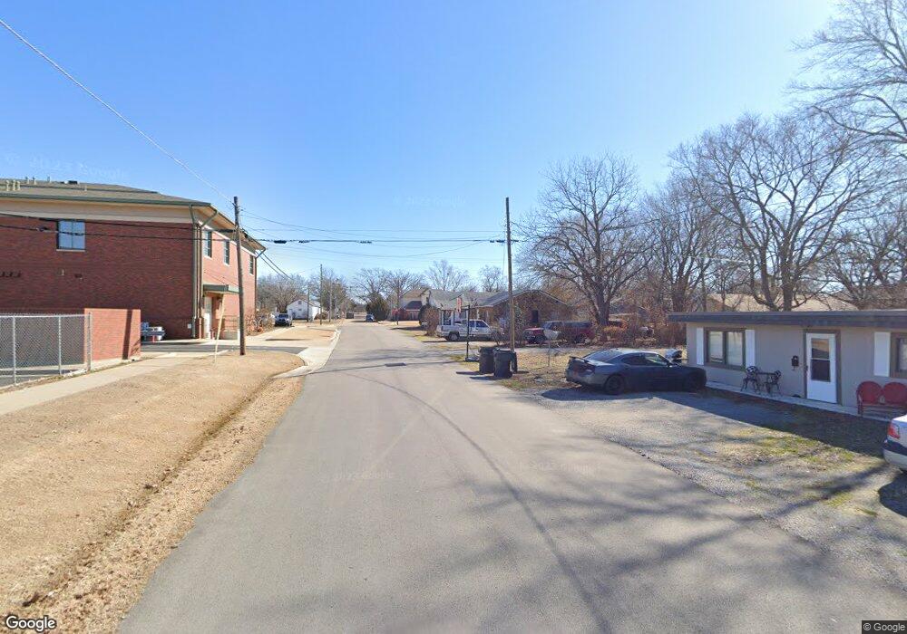 370 W Claremore St, Claremore, OK 74017 - photo 1