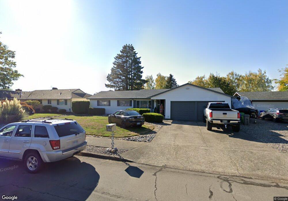 1355 NE Cochran Dr, Gresham, OR 97030 - photo 1