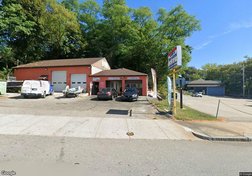 669 Roosevelt Ave, Pawtucket, RI 02860 - photo 1