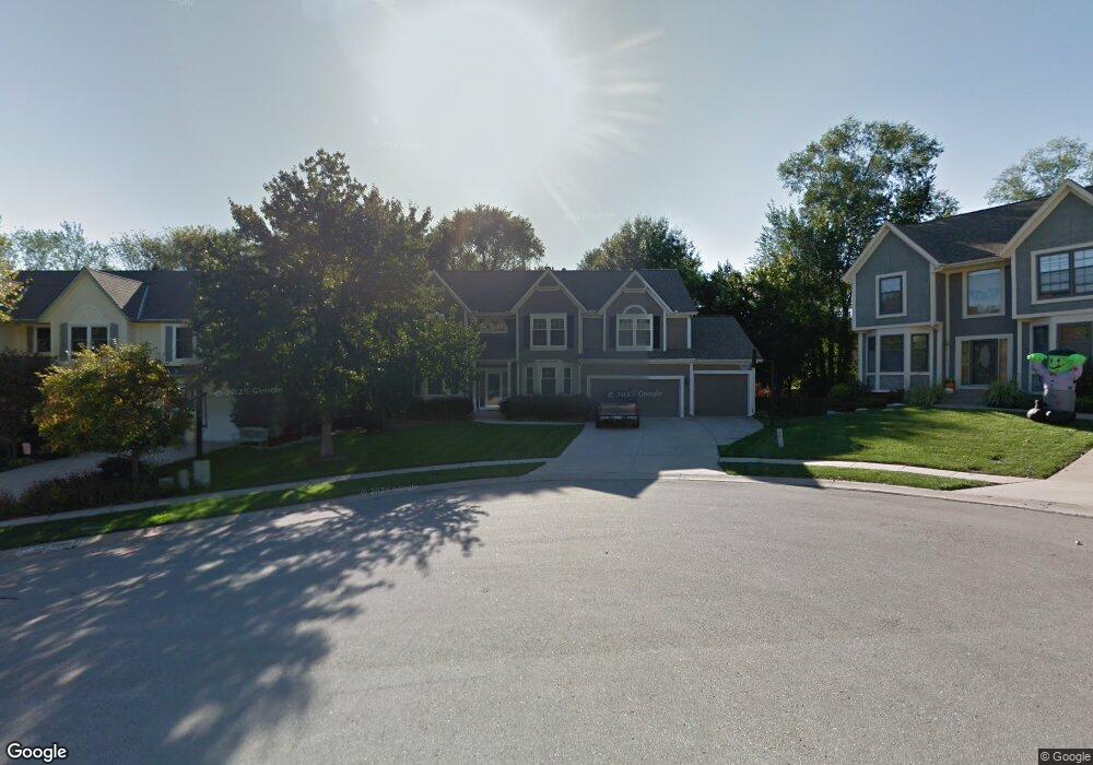 5308 Oakview St, Shawnee, KS 66216 - photo 1