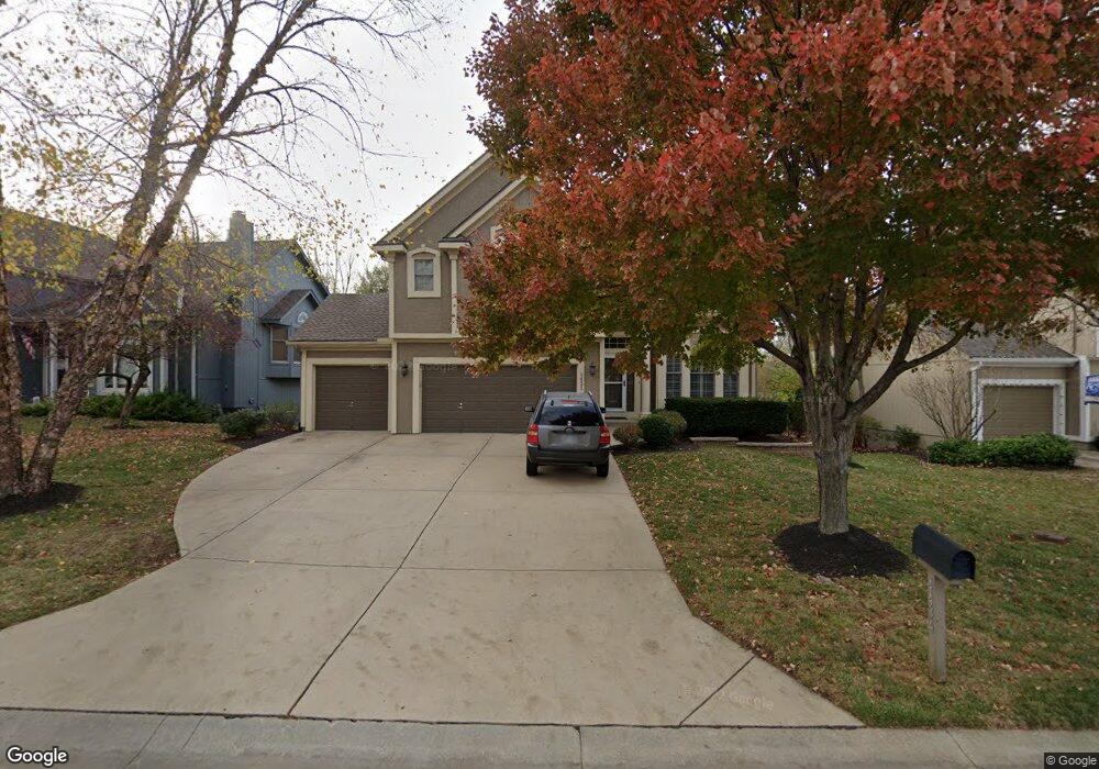 4434 Meadow View Dr, Shawnee, KS 66226 - photo 1