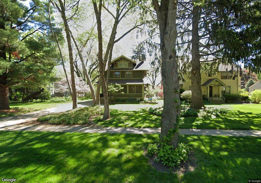 1069 44th St, Des Moines, IA 50311 - photo 1