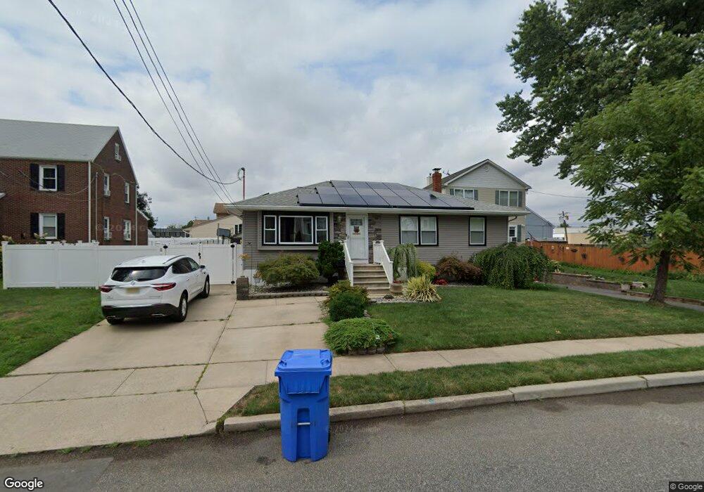 152 Old Rd, Sewaren, NJ 07077 - photo 1