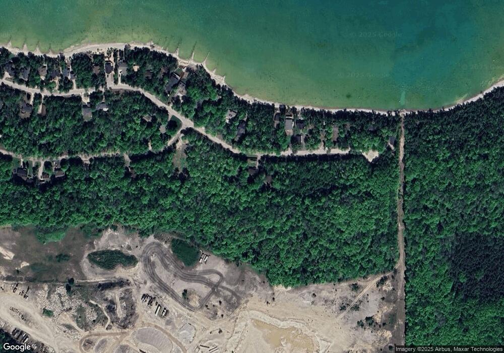 6260 9 Mile Pointe Dr, Charlevoix, MI 49720 - photo 1