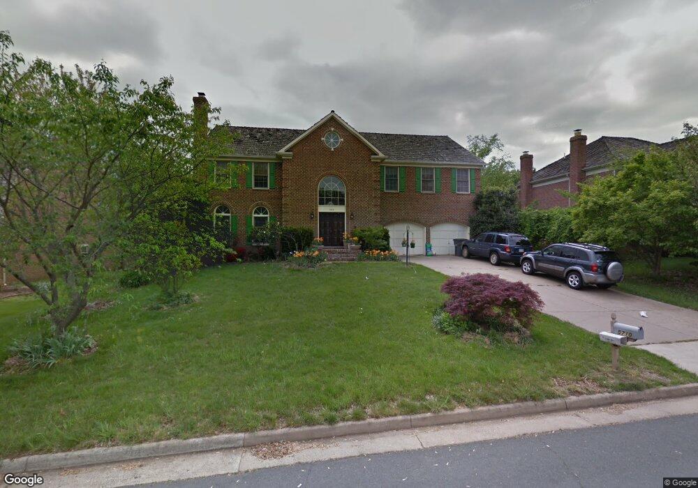 5710 Hampton Forest Way, Fairfax, VA 22030 - photo 1