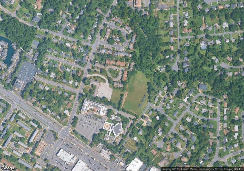 5911 Munson Ct, Falls Church, VA 22041 - photo 1