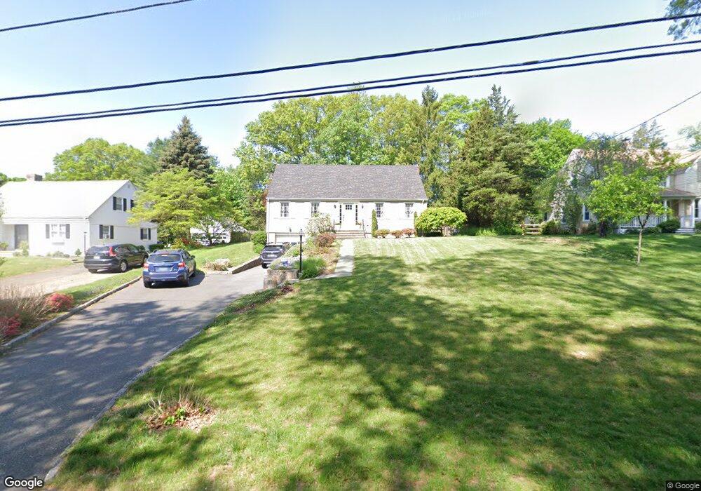 82 Oriole Ln, Trumbull, CT 06611 - photo 1