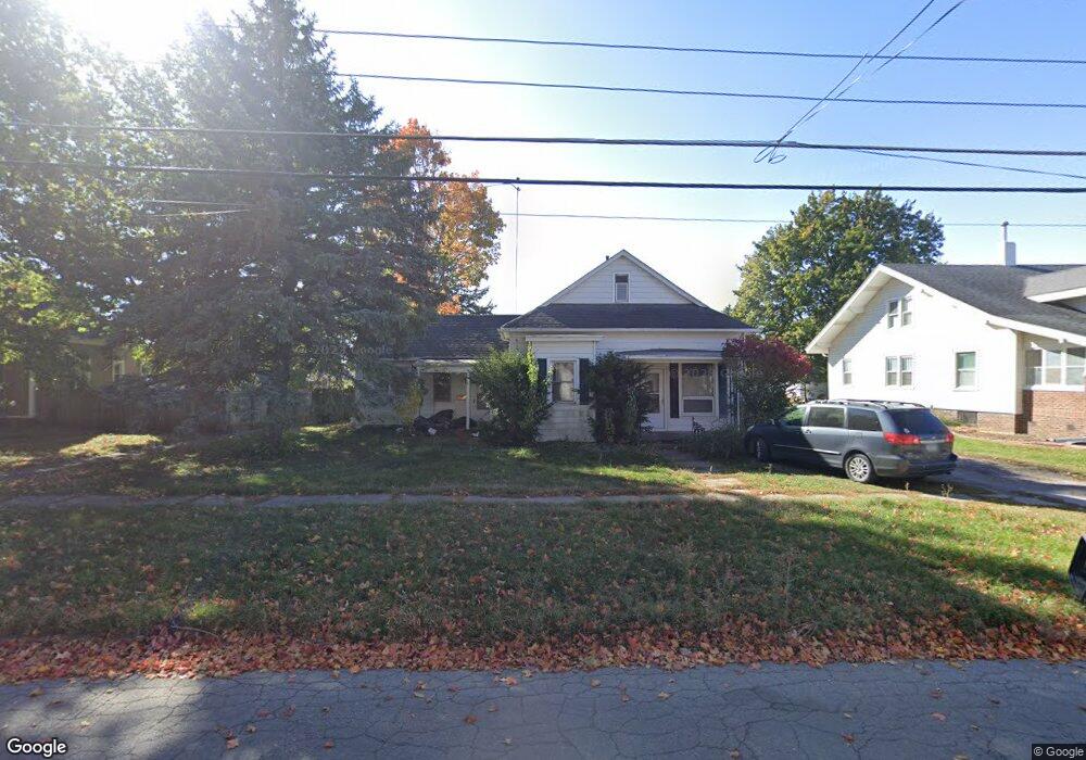 631 S 3rd Ave E, Newton, IA 50208 - photo 1