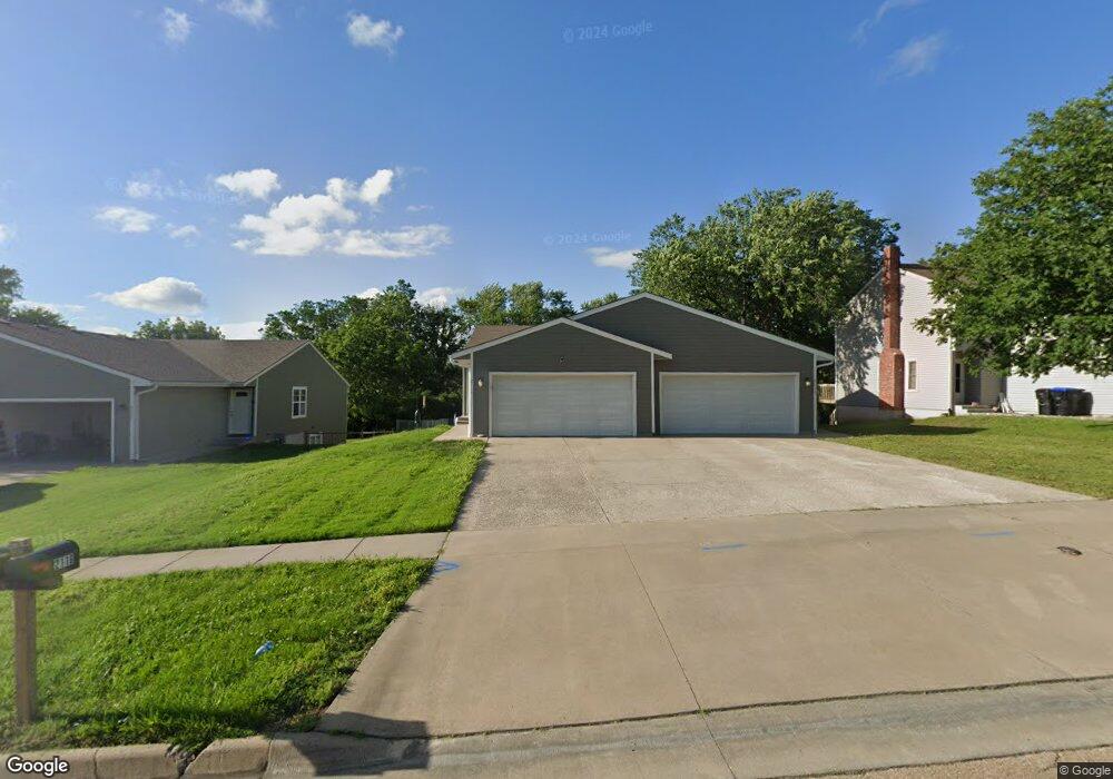 2118 SW 36th St, Topeka, KS 66611 - photo 1